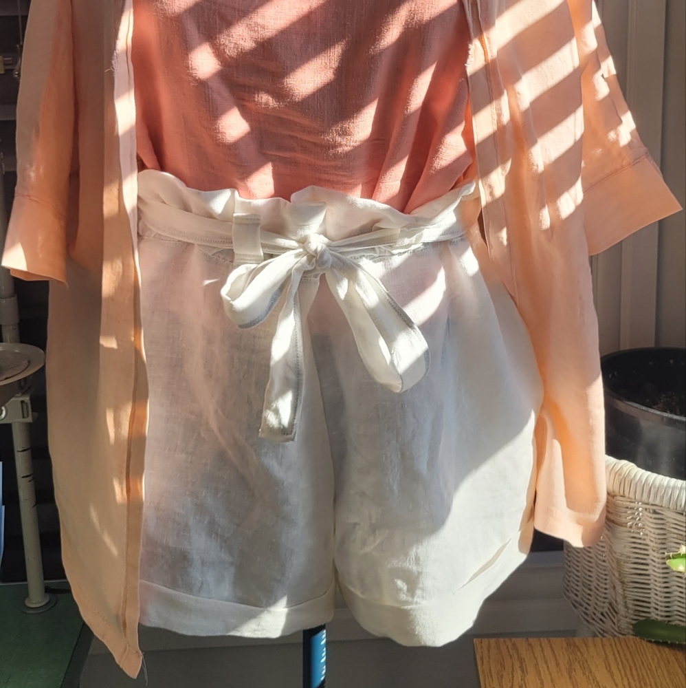 Women's White Linen Shorts